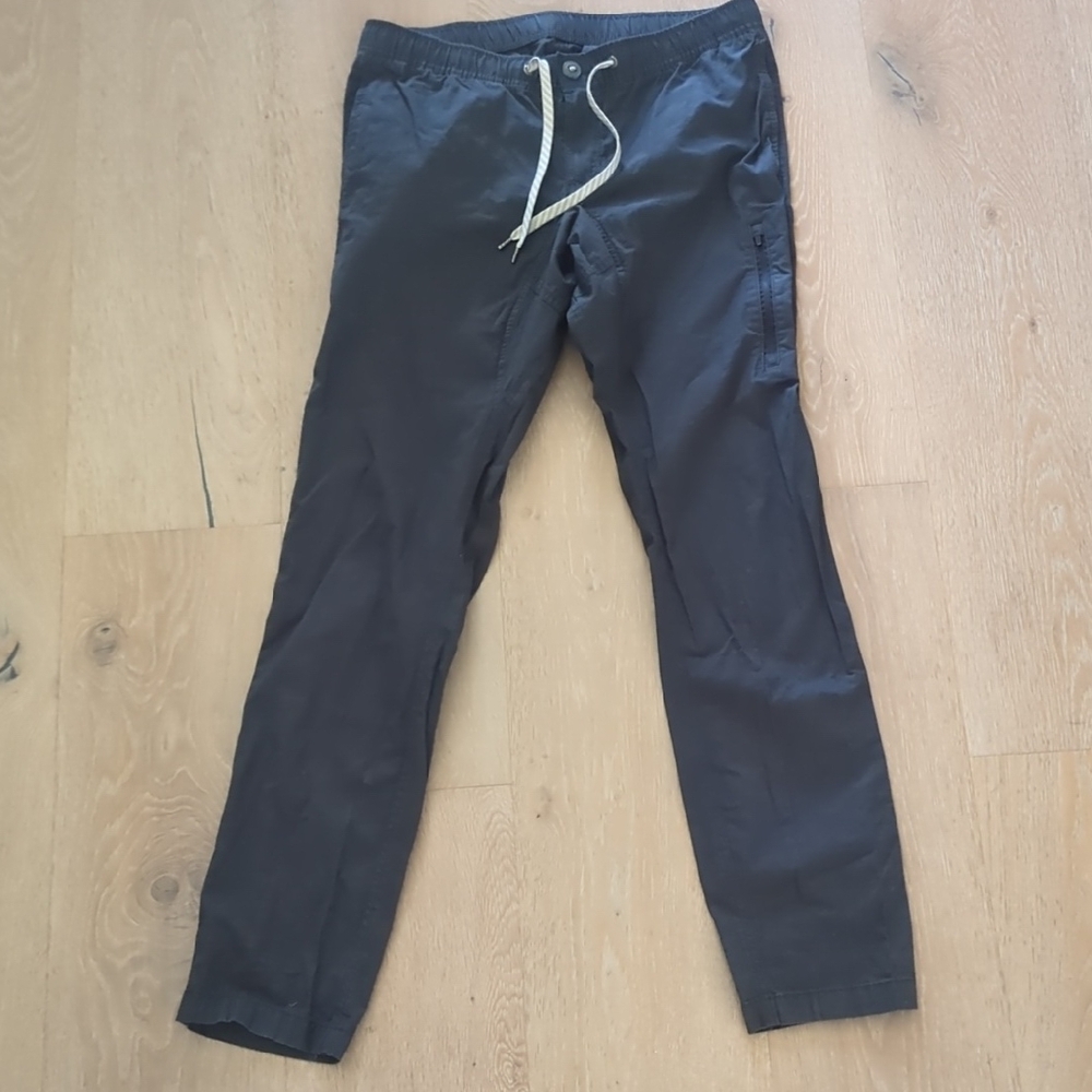 Vuori Gray Jogger Sweatpants with Drawstring Waist